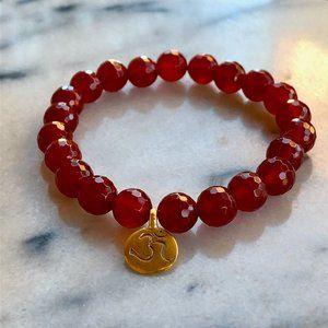 Satya carnelian gold plated Om stretch bracelet